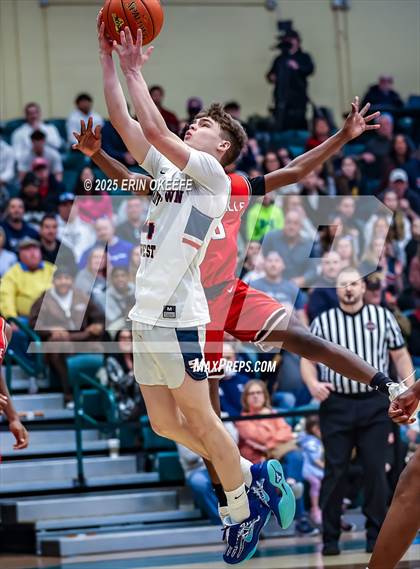 Thumbnail 3 in Amityville Memorial vs. Smithtown West (NYSPHAA Section XI Class AA Championship) photogallery.