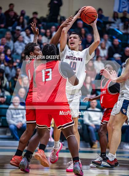 Thumbnail 1 in Amityville Memorial vs. Smithtown West (NYSPHAA Section XI Class AA Championship) photogallery.