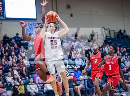 Thumbnail 1 in Amityville Memorial vs. Smithtown West (NYSPHAA Section XI Class AA Championship) photogallery.