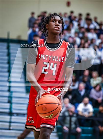 Thumbnail 3 in Amityville Memorial vs. Smithtown West (NYSPHAA Section XI Class AA Championship) photogallery.