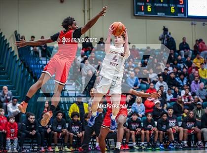 Thumbnail 1 in Amityville Memorial vs. Smithtown West (NYSPHAA Section XI Class AA Championship) photogallery.