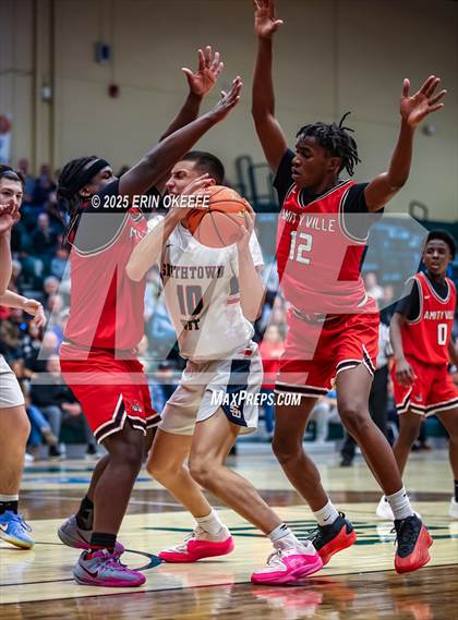 Thumbnail 2 in Amityville Memorial vs. Smithtown West (NYSPHAA Section XI Class AA Championship) photogallery.