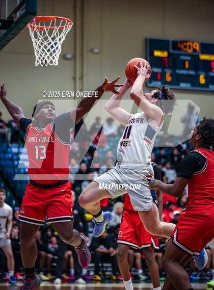 Thumbnail 1 in Amityville Memorial vs. Smithtown West (NYSPHAA Section XI Class AA Championship) photogallery.
