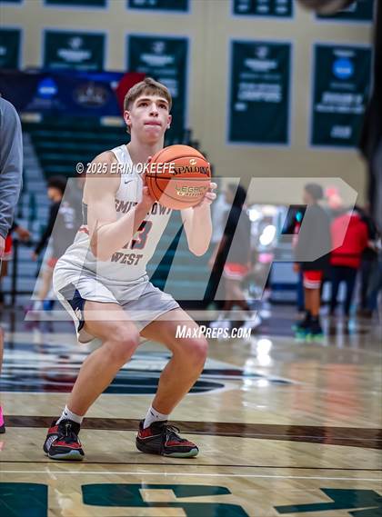 Thumbnail 2 in Amityville Memorial vs. Smithtown West (NYSPHAA Section XI Class AA Championship) photogallery.