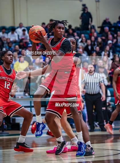 Thumbnail 2 in Amityville Memorial vs. Smithtown West (NYSPHAA Section XI Class AA Championship) photogallery.