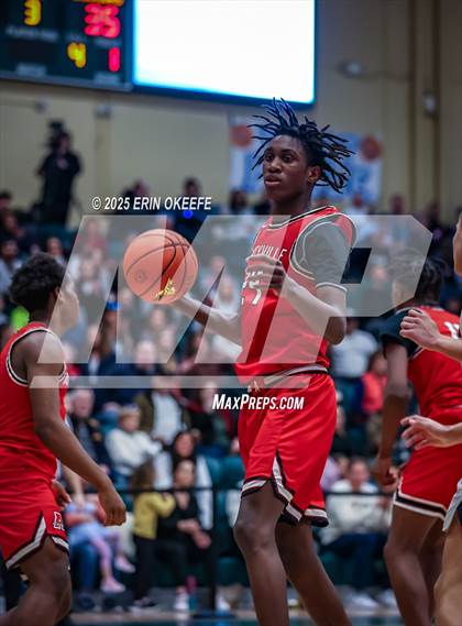 Thumbnail 2 in Amityville Memorial vs. Smithtown West (NYSPHAA Section XI Class AA Championship) photogallery.