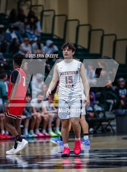 Thumbnail 2 in Amityville Memorial vs. Smithtown West (NYSPHAA Section XI Class AA Championship) photogallery.