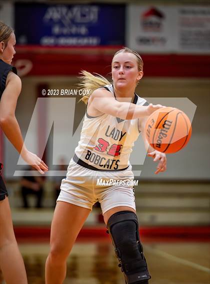 Thumbnail 1 in Flippin vs. Norfork (Arvest Tournament) photogallery.
