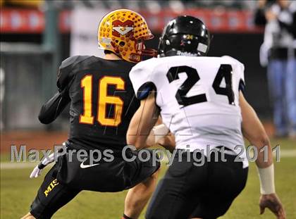 Thumbnail 1 in Mission Viejo vs. Servite (CIF SS Pac-5 Division Final) photogallery.