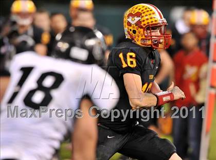 Thumbnail 2 in Mission Viejo vs. Servite (CIF SS Pac-5 Division Final) photogallery.