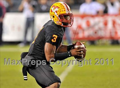 Thumbnail 3 in Mission Viejo vs. Servite (CIF SS Pac-5 Division Final) photogallery.