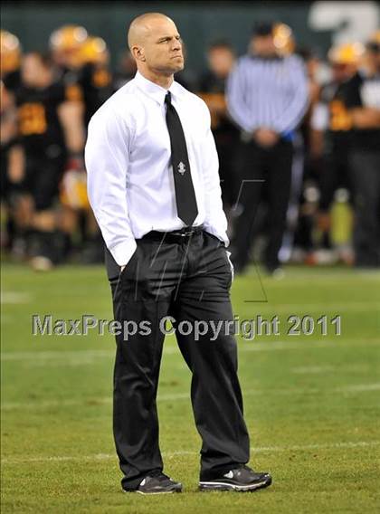 Thumbnail 3 in Mission Viejo vs. Servite (CIF SS Pac-5 Division Final) photogallery.