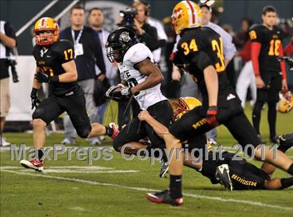Thumbnail 2 in Mission Viejo vs. Servite (CIF SS Pac-5 Division Final) photogallery.