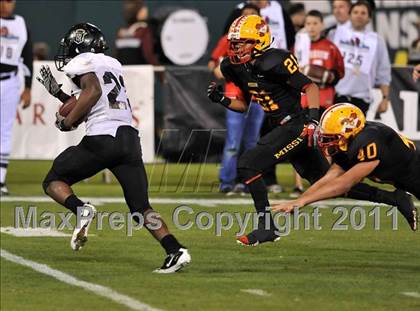 Thumbnail 2 in Mission Viejo vs. Servite (CIF SS Pac-5 Division Final) photogallery.