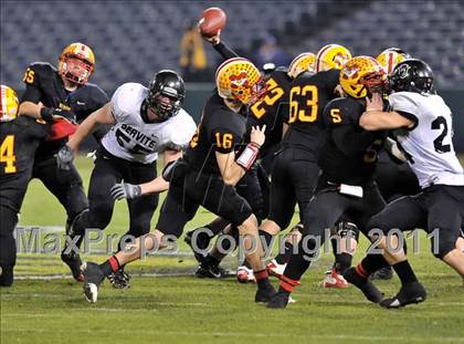 Thumbnail 3 in Mission Viejo vs. Servite (CIF SS Pac-5 Division Final) photogallery.