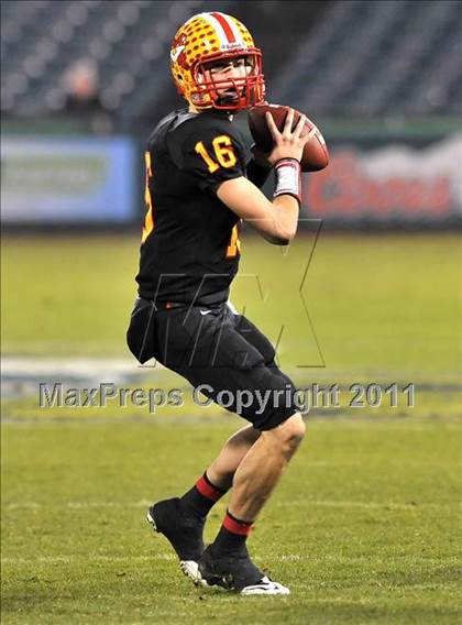 Thumbnail 3 in Mission Viejo vs. Servite (CIF SS Pac-5 Division Final) photogallery.