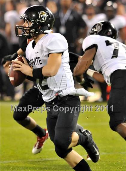 Thumbnail 3 in Mission Viejo vs. Servite (CIF SS Pac-5 Division Final) photogallery.