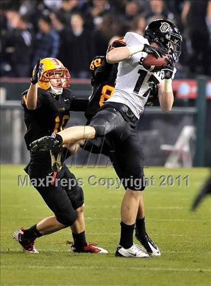Thumbnail 3 in Mission Viejo vs. Servite (CIF SS Pac-5 Division Final) photogallery.