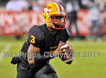 Thumbnail 2 in Mission Viejo vs. Servite (CIF SS Pac-5 Division Final) photogallery.