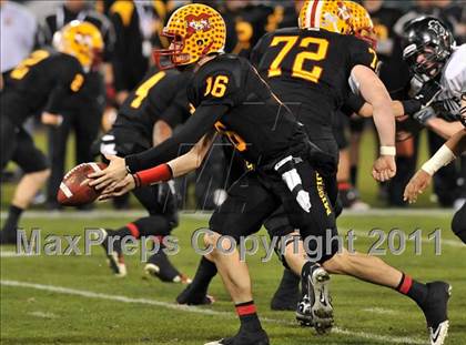 Thumbnail 3 in Mission Viejo vs. Servite (CIF SS Pac-5 Division Final) photogallery.