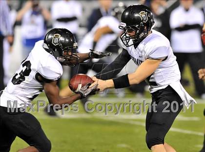 Thumbnail 3 in Mission Viejo vs. Servite (CIF SS Pac-5 Division Final) photogallery.
