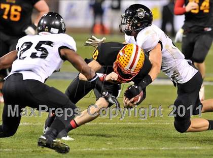 Thumbnail 3 in Mission Viejo vs. Servite (CIF SS Pac-5 Division Final) photogallery.