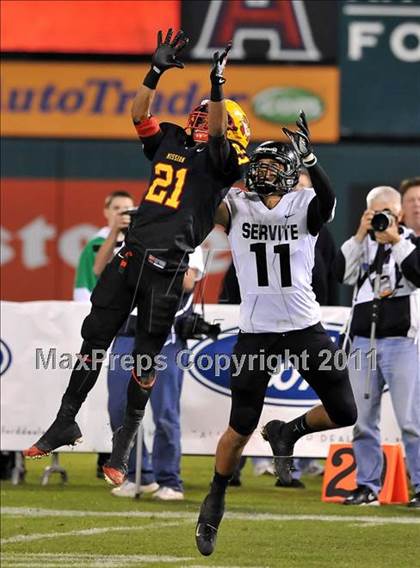 Thumbnail 1 in Mission Viejo vs. Servite (CIF SS Pac-5 Division Final) photogallery.