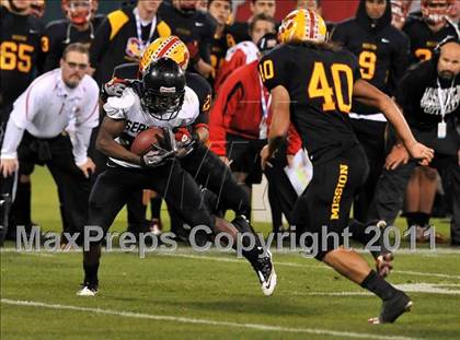Thumbnail 1 in Mission Viejo vs. Servite (CIF SS Pac-5 Division Final) photogallery.