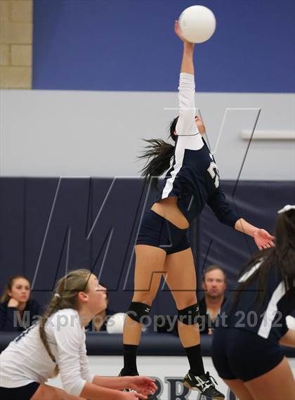 Thumbnail 3 in Sierra Canyon vs. Rim of the World (CIF SS Playoffs) photogallery.