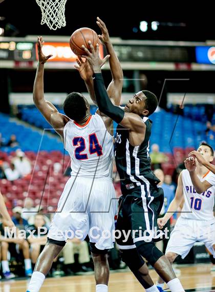 Thumbnail 2 in St. Joseph Notre Dame vs. Renaissance Academy (CIF D5 State Final) photogallery.