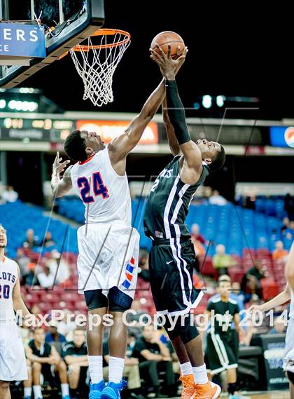 Thumbnail 3 in St. Joseph Notre Dame vs. Renaissance Academy (CIF D5 State Final) photogallery.