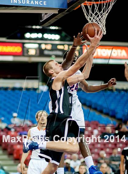 Thumbnail 2 in St. Joseph Notre Dame vs. Renaissance Academy (CIF D5 State Final) photogallery.