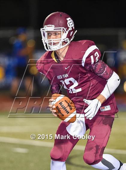 Thumbnail 3 in Red Oak vs. Frisco photogallery.