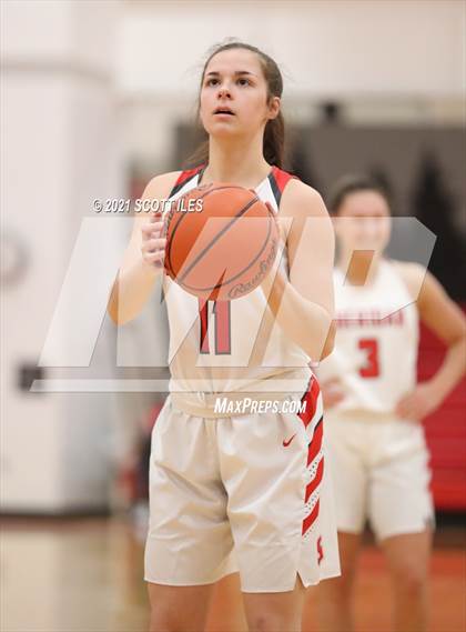 Thumbnail 2 in Washington @ Sheridan (OHSAA D2 Sectional Playoff) photogallery.
