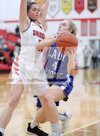 Thumbnail 2 in Washington @ Sheridan (OHSAA D2 Sectional Playoff) photogallery.