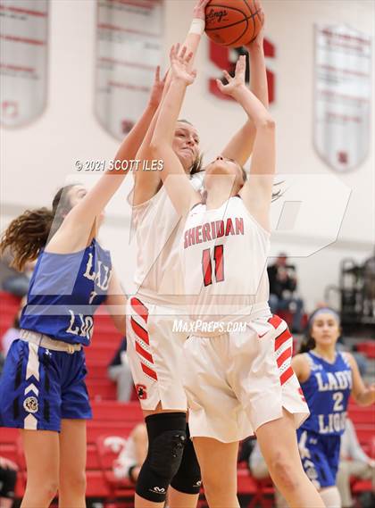 Thumbnail 2 in Washington @ Sheridan (OHSAA D2 Sectional Playoff) photogallery.