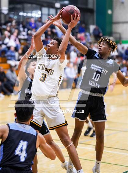 Thumbnail 1 in Bishop O'Dowd vs. Dougherty Valley (CIF NCS Open Division Quarterfinal) photogallery.