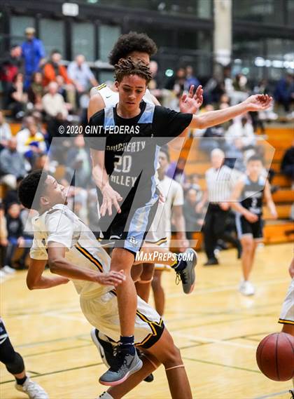 Thumbnail 2 in Bishop O'Dowd vs. Dougherty Valley (CIF NCS Open Division Quarterfinal) photogallery.