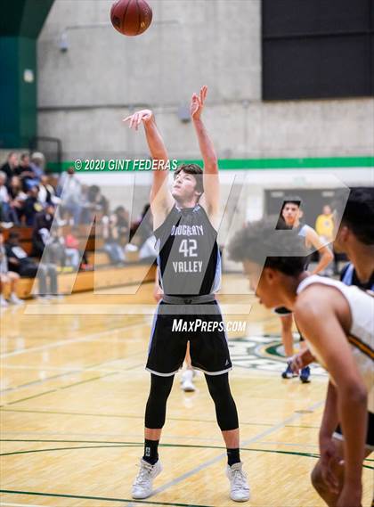 Thumbnail 3 in Bishop O'Dowd vs. Dougherty Valley (CIF NCS Open Division Quarterfinal) photogallery.