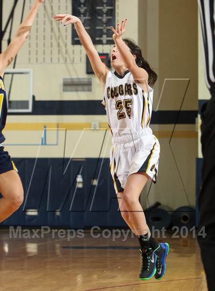 Thumbnail 3 in Victor vs. Honeoye Falls-Lima photogallery.