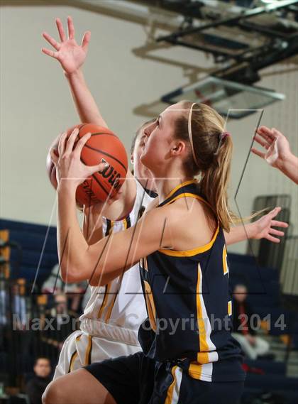 Thumbnail 1 in Victor vs. Honeoye Falls-Lima photogallery.