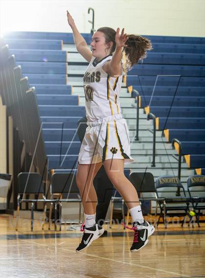 Thumbnail 3 in Victor vs. Honeoye Falls-Lima photogallery.