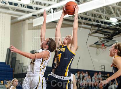 Thumbnail 2 in Victor vs. Honeoye Falls-Lima photogallery.