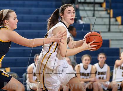 Thumbnail 3 in Victor vs. Honeoye Falls-Lima photogallery.