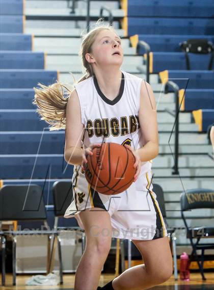 Thumbnail 2 in Victor vs. Honeoye Falls-Lima photogallery.