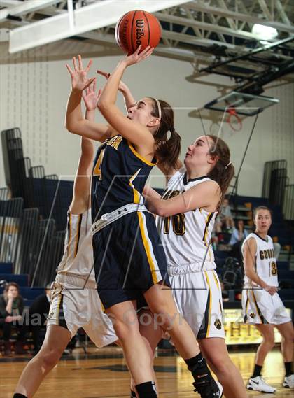 Thumbnail 3 in Victor vs. Honeoye Falls-Lima photogallery.