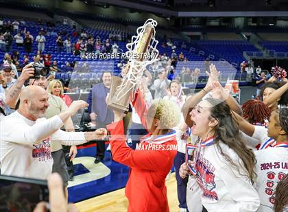 Thumbnail 1 in Wagner vs. Ryan (UIL 5A Basketball Division I Final Medal Ceremony) photogallery.
