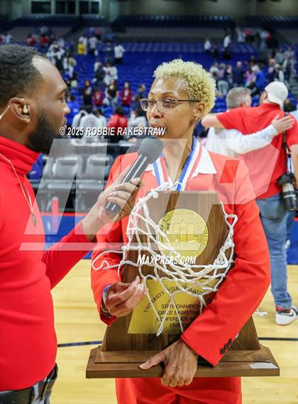 Thumbnail 1 in Wagner vs. Ryan (UIL 5A Basketball Division I Final Medal Ceremony) photogallery.
