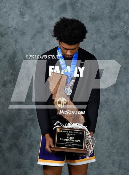 Thumbnail 1 in Valencia (CIF State D4 Award Photos) photogallery.