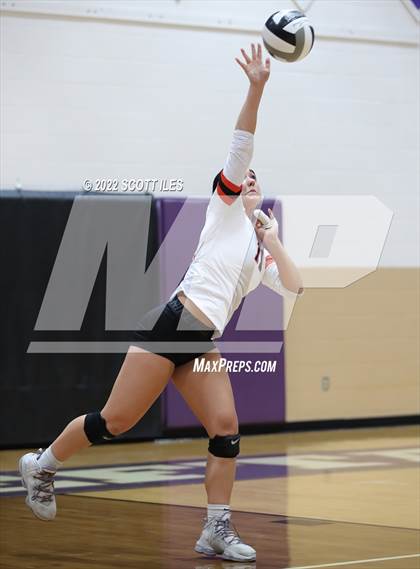 Thumbnail 2 in New Lexington vs Marietta (OHSAA D2 District) photogallery.